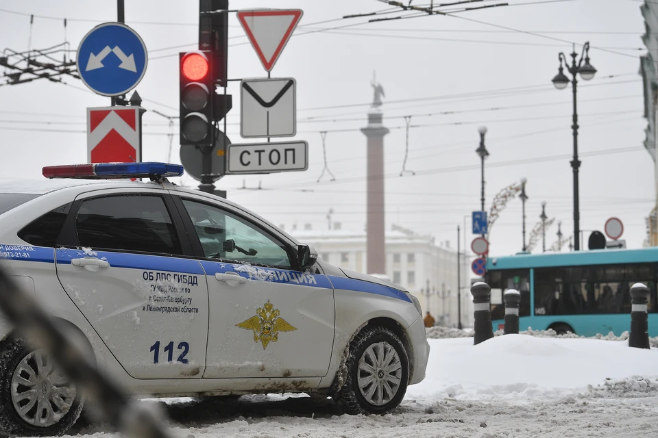 На место для выяснения обстоятельств выезжали сотрудники правоохранительных органов