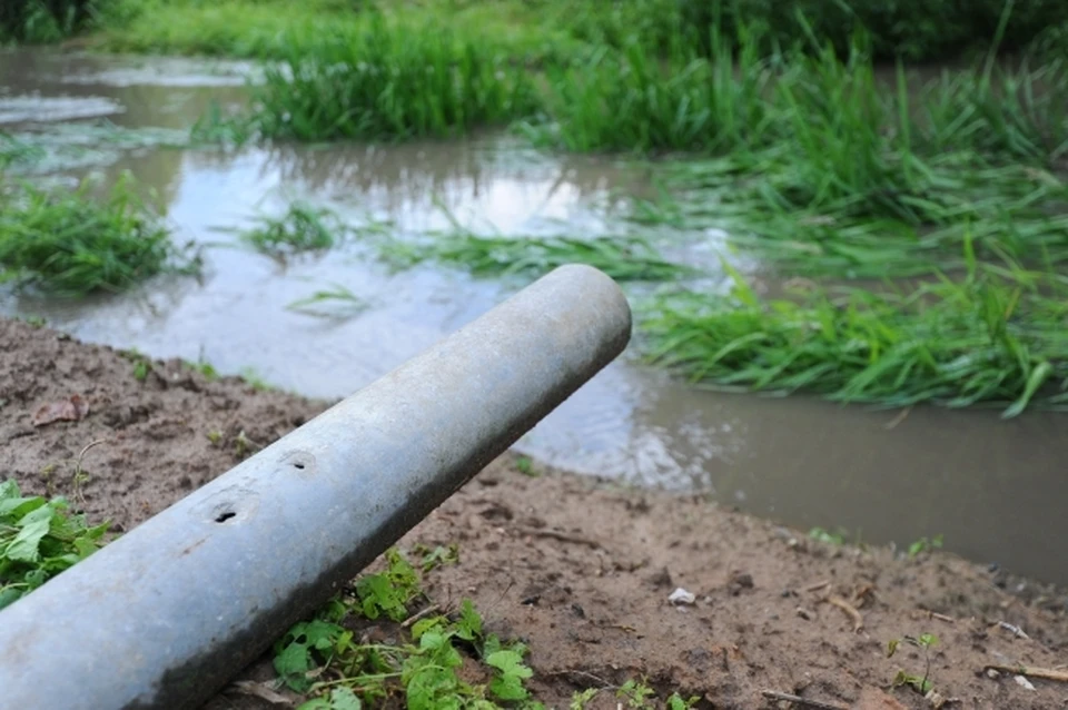 Водитель «КамАЗа» слил сточные воды в реку Лена в Якутии