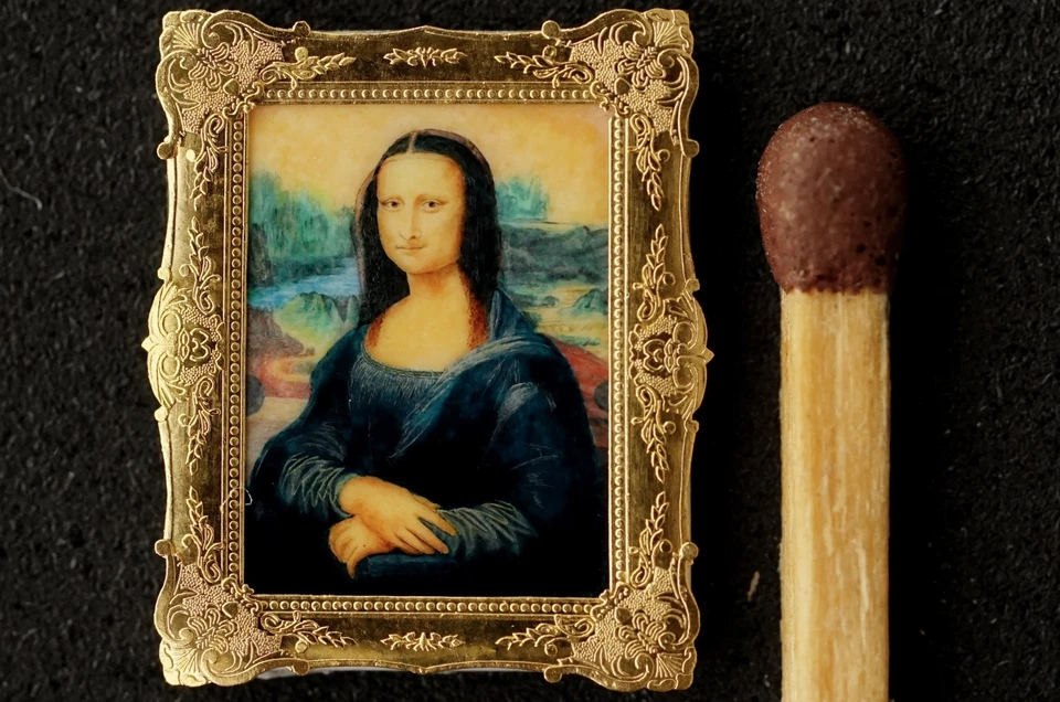 Новосибирский «Левша» нарисовал микроминиатюру картины «Мона Лиза». Фото: Владимир Анискин.