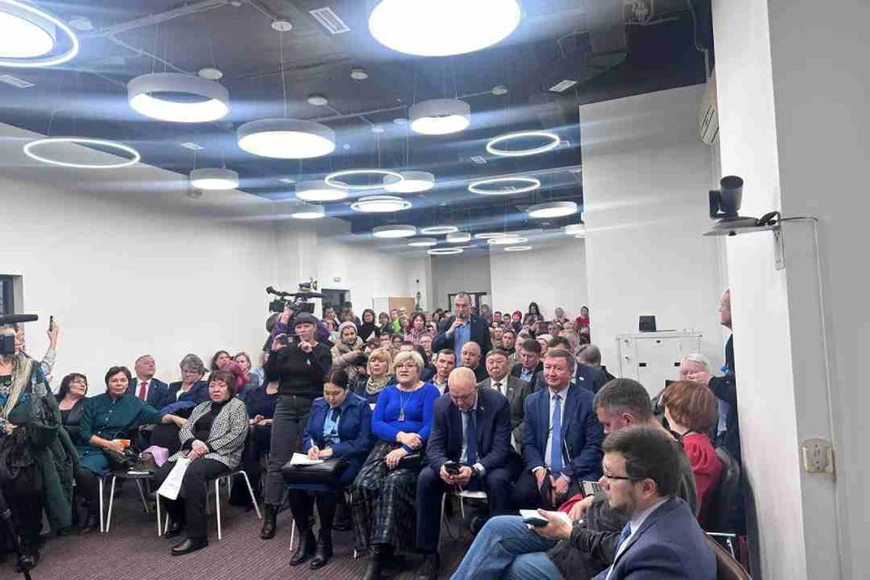 Новый законопроект об обращении с бездомными собаками обсудили в Иркутске.