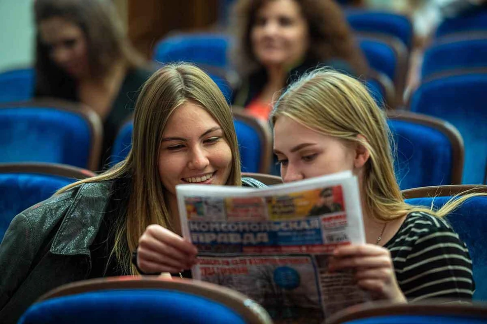 В каждом выпуске "Комсомолки" на последней странице читателя ждет колонка анекдотов.