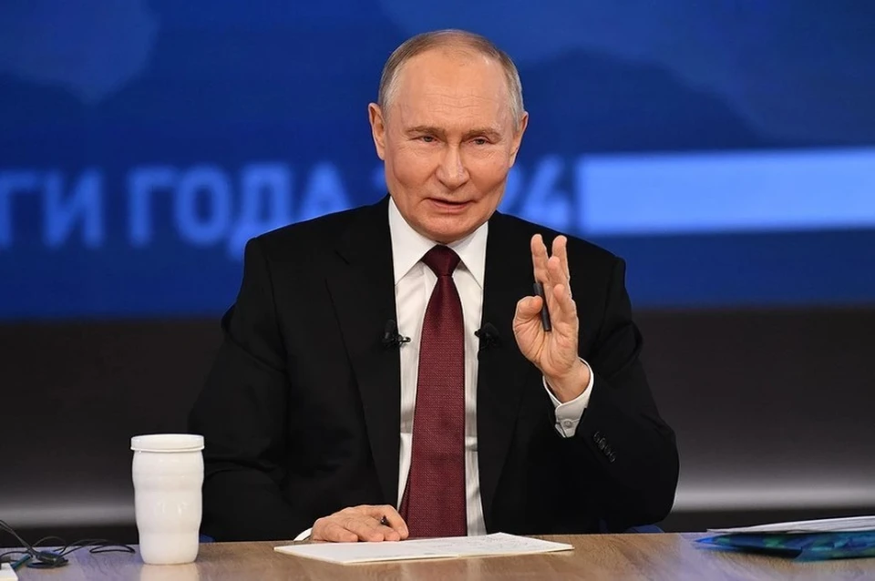 Путин шутливо ответил на оговорку журналиста о его встрече с Трампом