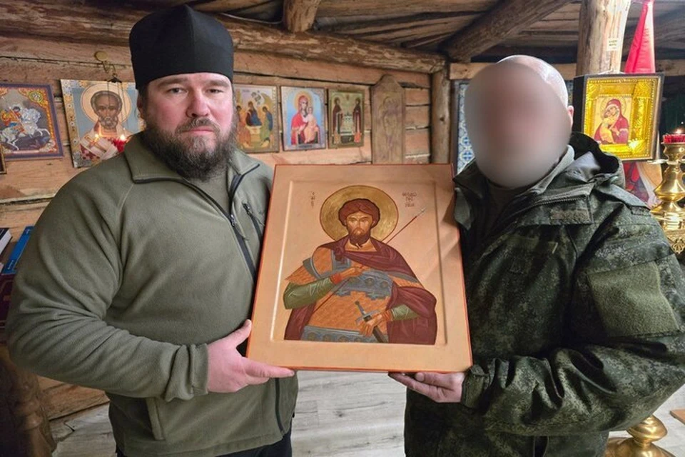 Три иконы ручного письма получили военные храмы на Херсонщине. Фото: Специальный гуманитарный центр Крымской митрополии
