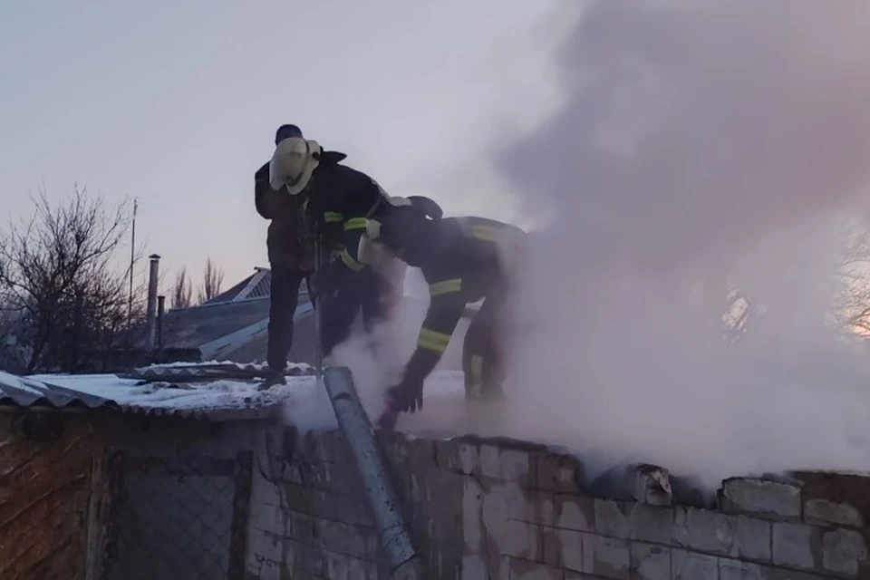 В ЛНР на пожарах за сутки погиб один человек. ФОТО: МЧС России