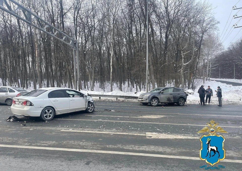 Иномарки не разъехались на Волжском шоссе. Фото: ГУ МВД по Самарской области