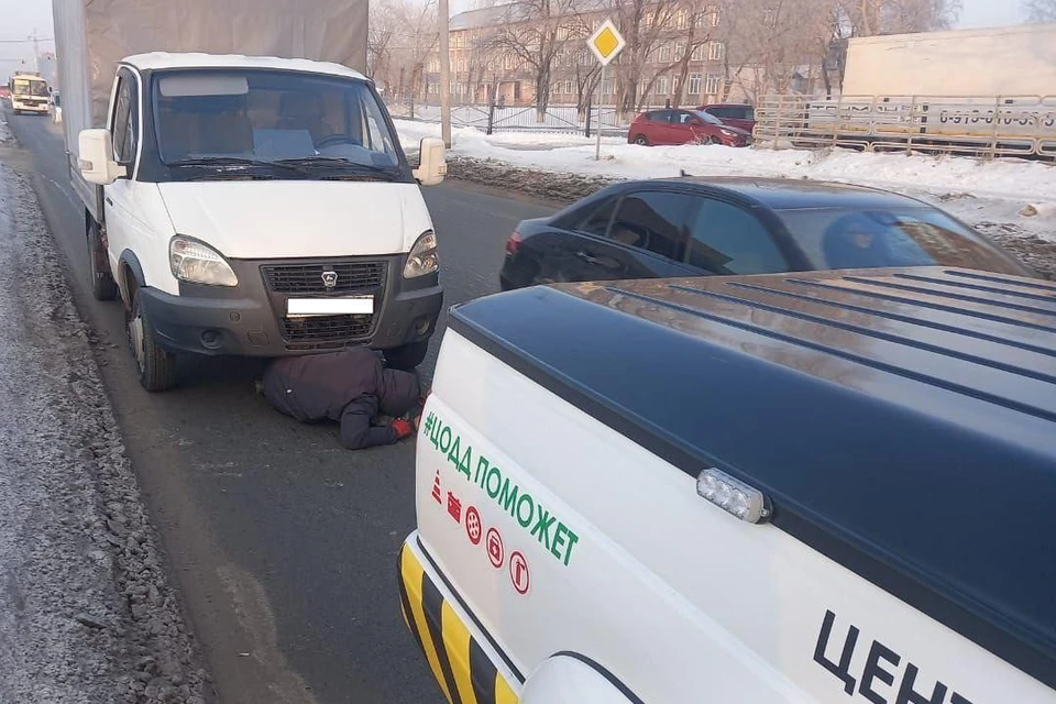 Специалисты выезжали на вызовы в городе и за его пределами. Фото: ГКУ НСО ЦОДД