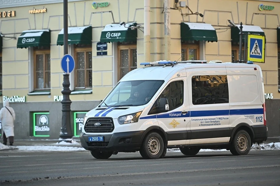 Сожженный труп мужчины нашли при прокладке труб в Петербурге.