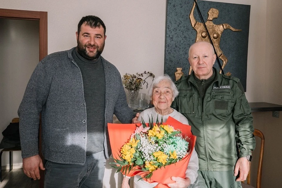 В Мариуполе поздравили ветерана Великой Отечественной войны со 101-летием. Фото: ТГ/Моргун