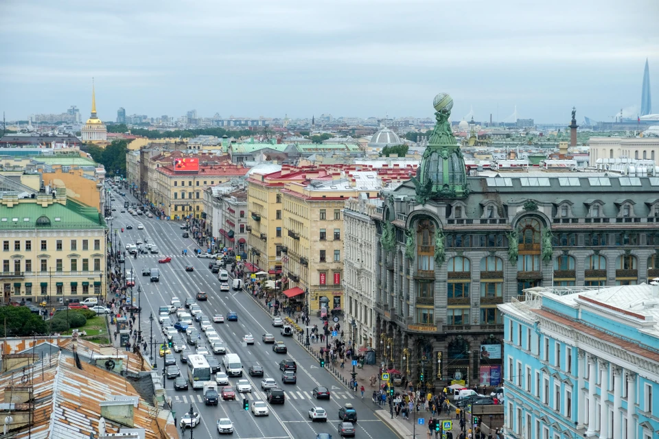 Экономика города показывает устойчивое развитие.