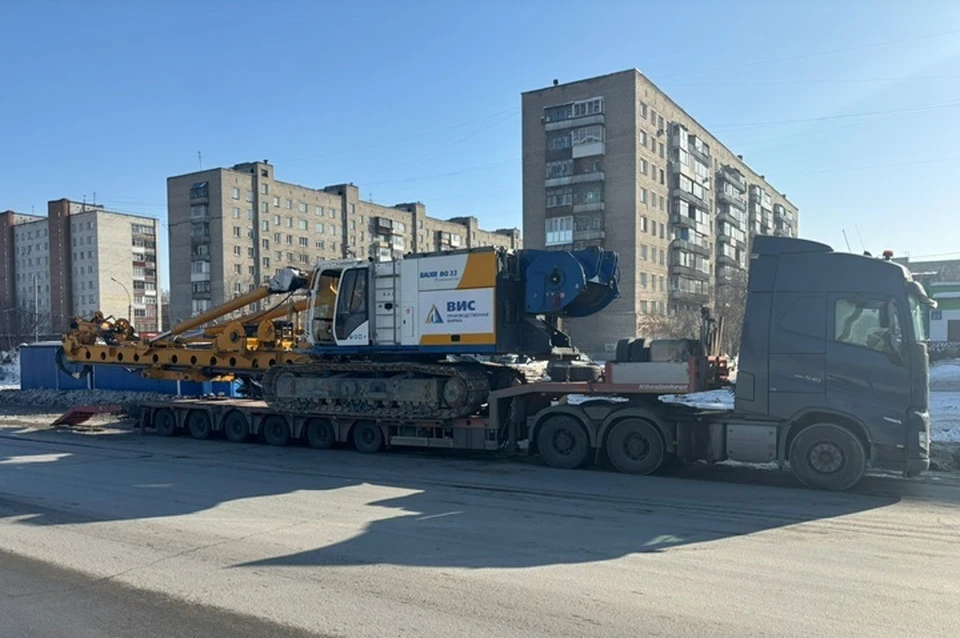 Две буровые установки доставят в Якутию для строительства Ленского моста. Фото: Telegram-канал группы «ВИС» @vis_group