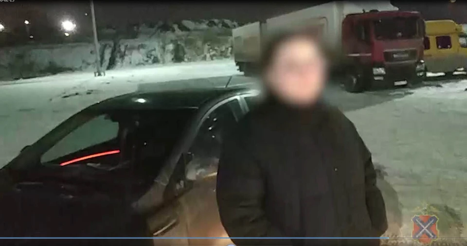 Полицейские объяснили девушке, что дети могли залететь под машину и погибнуть.