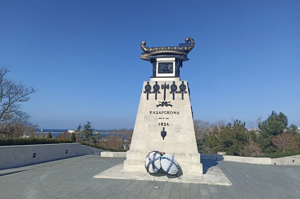 Памятник Казарскому