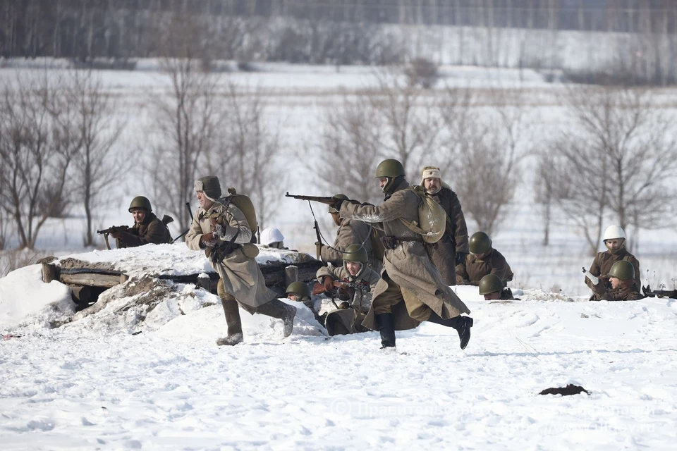 В первый день весны ульяновцам показали военно-историческая реконструкцию, посвященную 80-й годовщине Победы. ФОТО: правительство УО