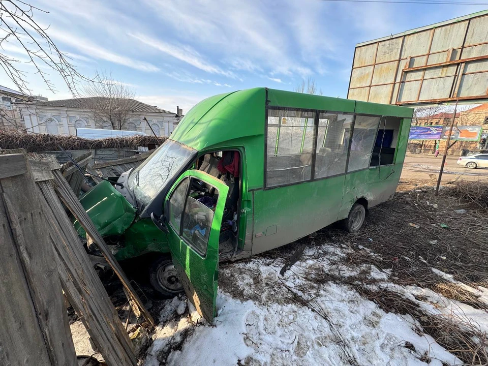 Четыре пассажира маршрутного такси попали в больницу. Фото: правительство ЛНР