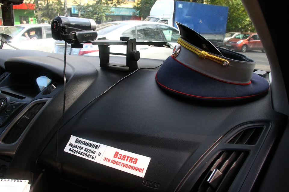 За два месяца жители Ульяновской области 13 раз пробовали подкупить Госавтоинспекторов. Фото архив КП