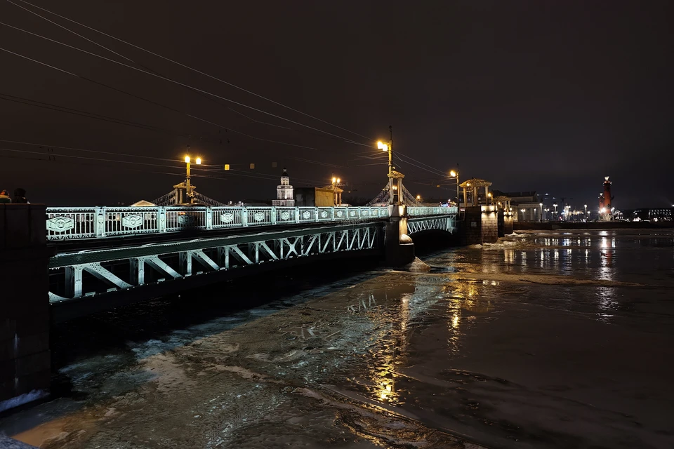 Мосты Петербурга подсветят в честь 8 Марта.