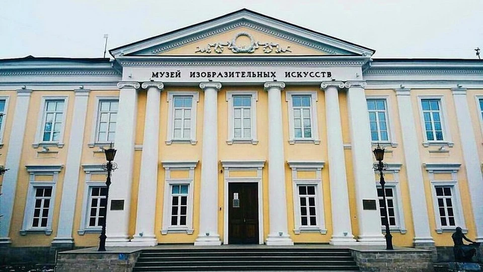 Два дня подряд в Областном музее ИЗО специалист Эрмитажа будет рассказывать о балах XIX века