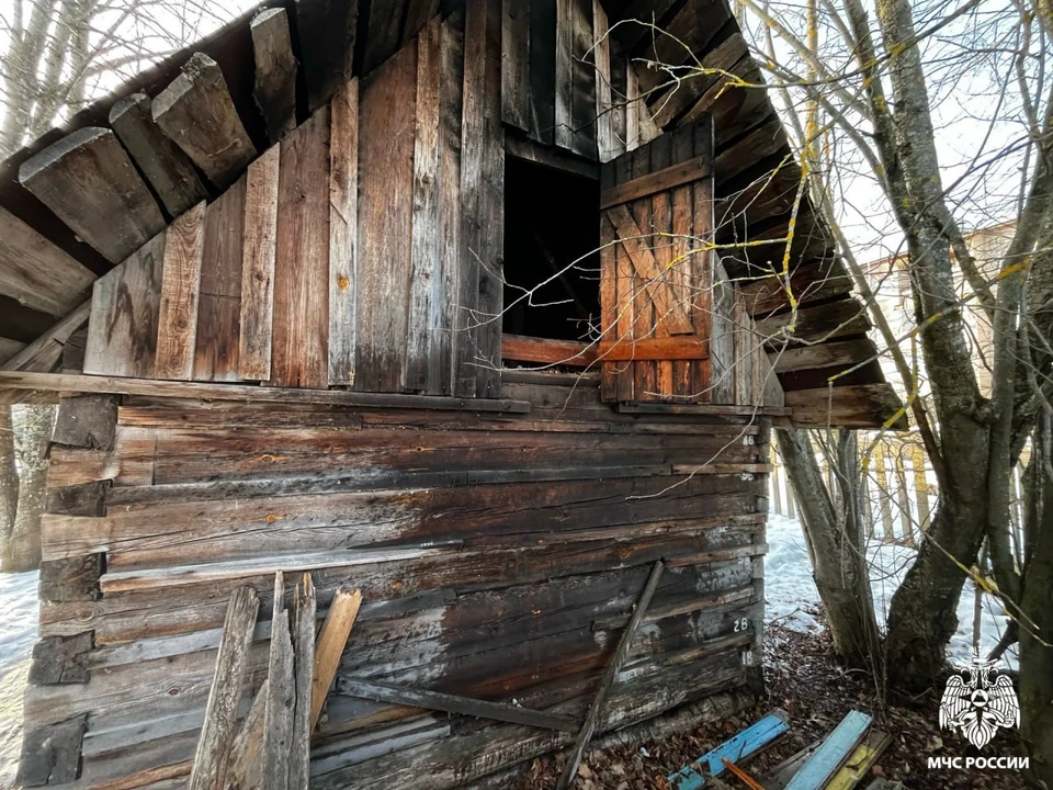 Доступ на чердак был свободным. Фото: МЧС.