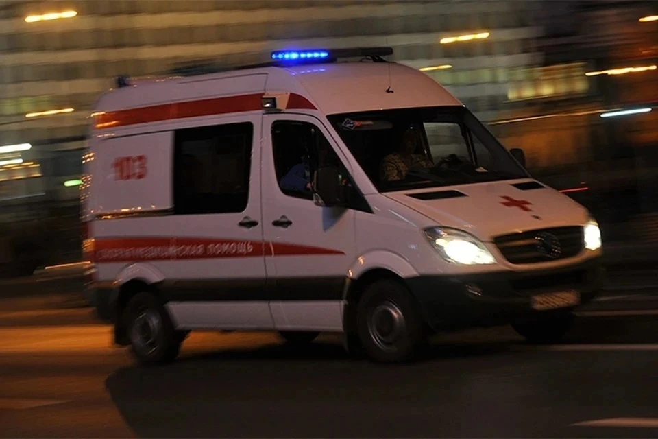 В Кирове три человека пострадали в результате схода снега с крыш зданий