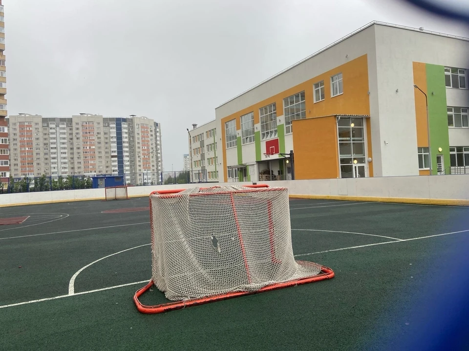 В Тюмени эвакуировали школу из-за перцового баллончик.