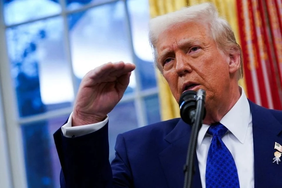 Дональда Трампа ударили по лицу прямо под камерами: президента США «побили» журналисты