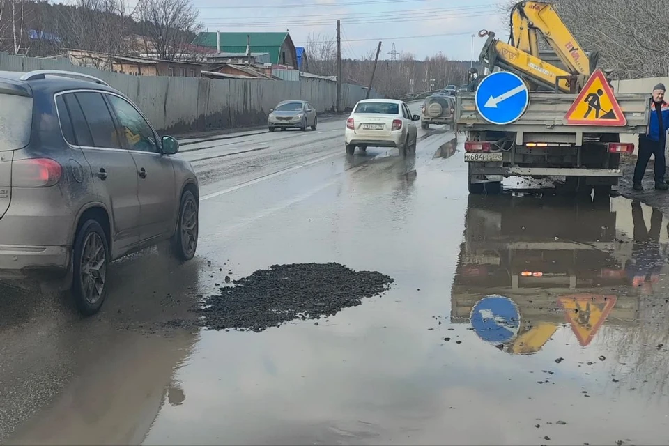 Яму на Химмаше оперативно устранили. Фото: ГАИ по Екатеринбургу