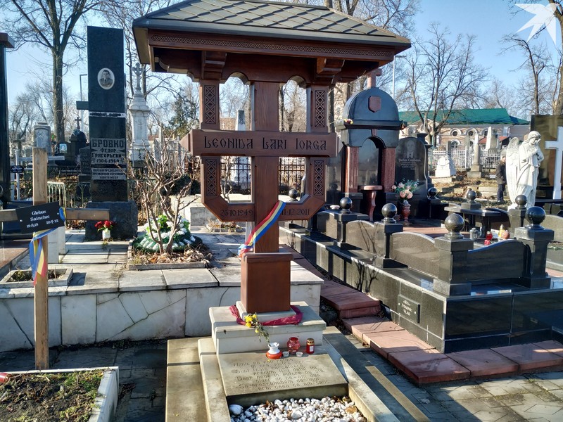 Кладбища Кишинева - дно, правда, золотое для власти.