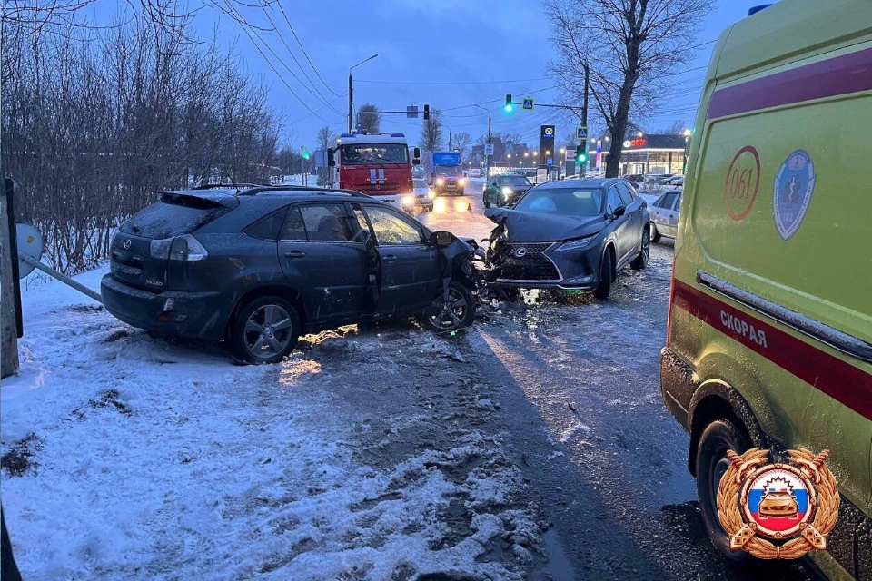 Столкнулись два автомобиля марки Lexus. Фото: отдел Госавтоинспекции УМВД России по городу Твери
