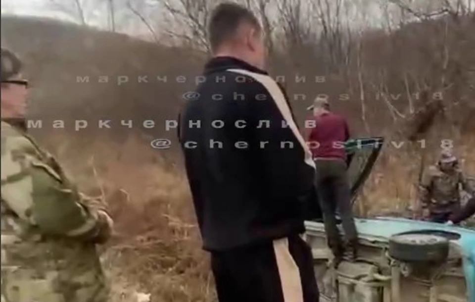 В салоне авто были трое взрослых и грудной ребенок в возрасте 6-7 месяцев. Фото: сриншот видео
