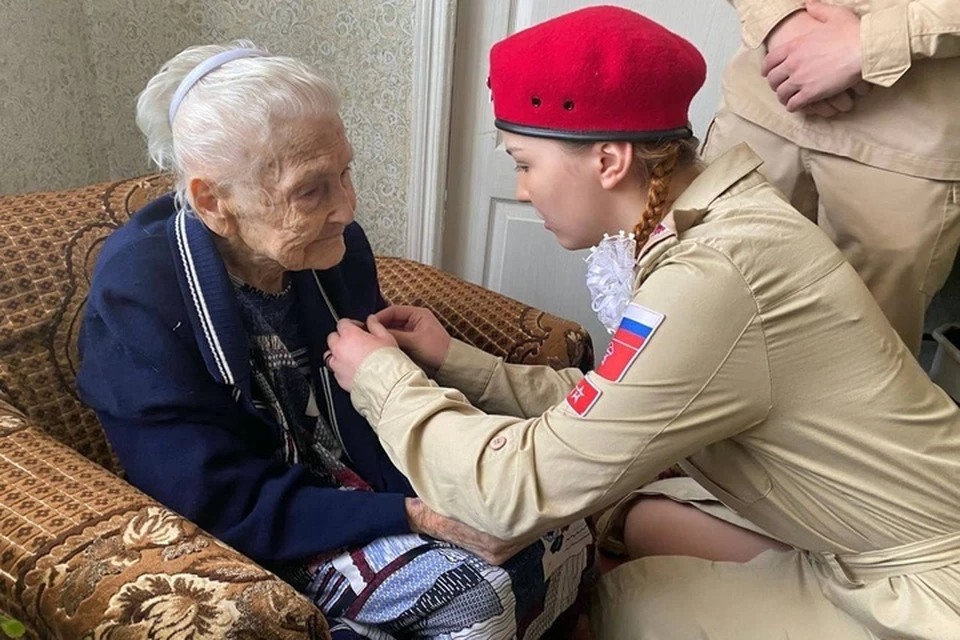 В ЛНР медали вручали на протяжении двух с половиной месяцев. ФОТО: ТГ-канала Леонида Пасечника