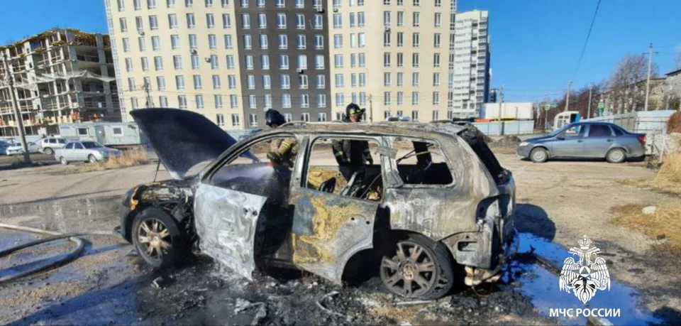 В Ульяновске утром 9 апреля на Кольцевой сгорел автомобиль | ФОТО: ГУ МЧС России по Ульяновской области
