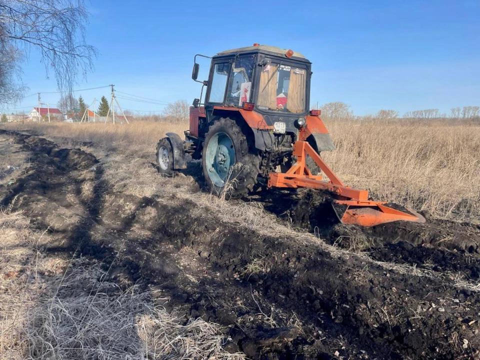 В Ульяновске подходит к завершению создание противопожарных полос в селах. Фото архив КП