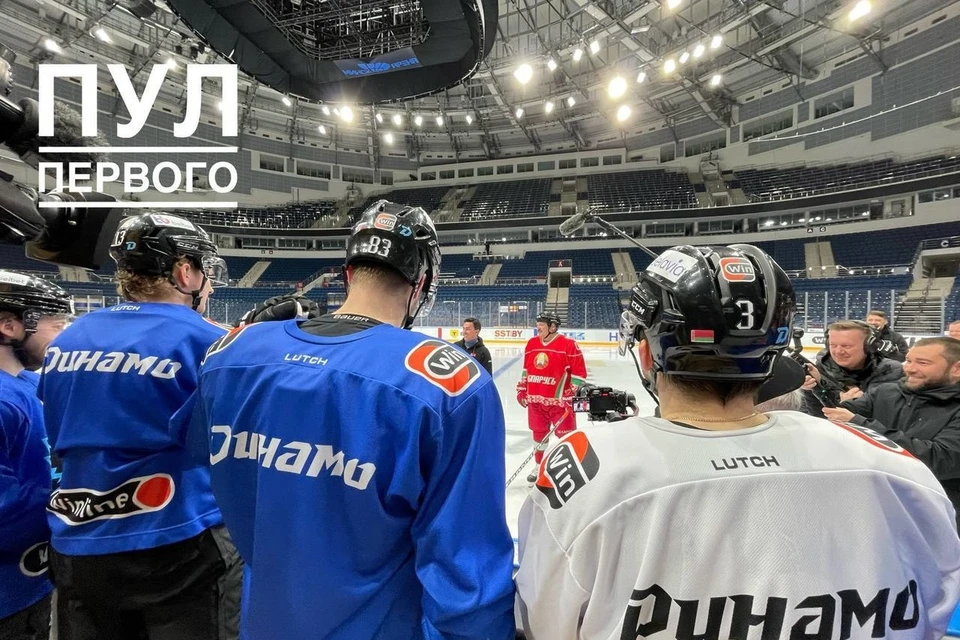 Лукашенко приехал на тренировку минского ХК «Динамо» 9 апреля. Фото: телеграм-канал «Пул Первого»