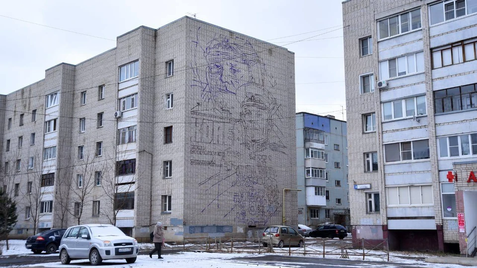 Вологда, улица Конева, 20. Мурал еще только намечен художником.