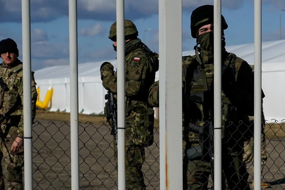 В Польше массово отравились пограничники: солдат госпитализировали из-за макарон на ужин