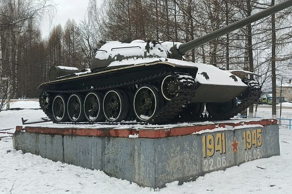 В частности, в Даровском приведут в порядок танк Т-54. Фото: пресс-служба правительства Кировской области