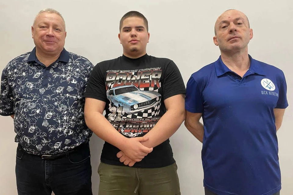 Два учителя и девятиклассник задержали дебошира в челябинской школе. Фото: Министерство образования и науки Челябинской области