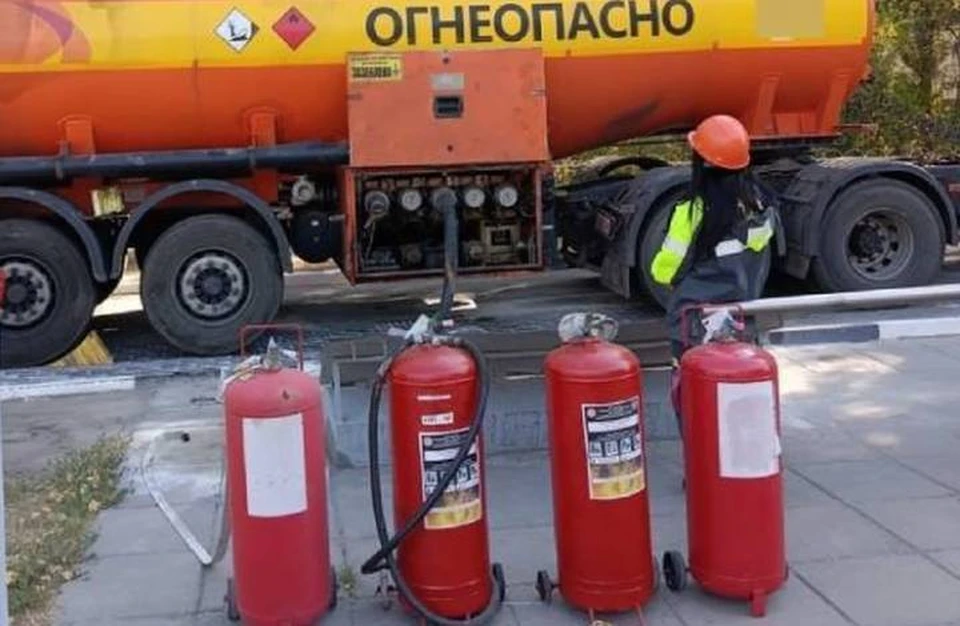 Заправиться становится все дороже и дороже.
