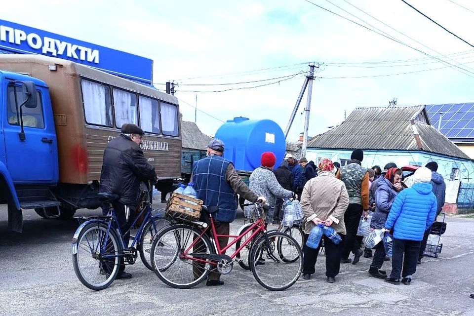 Жителям Таврийска доставляют качественную питьевую воду Фото: администрация Новокаховского округа