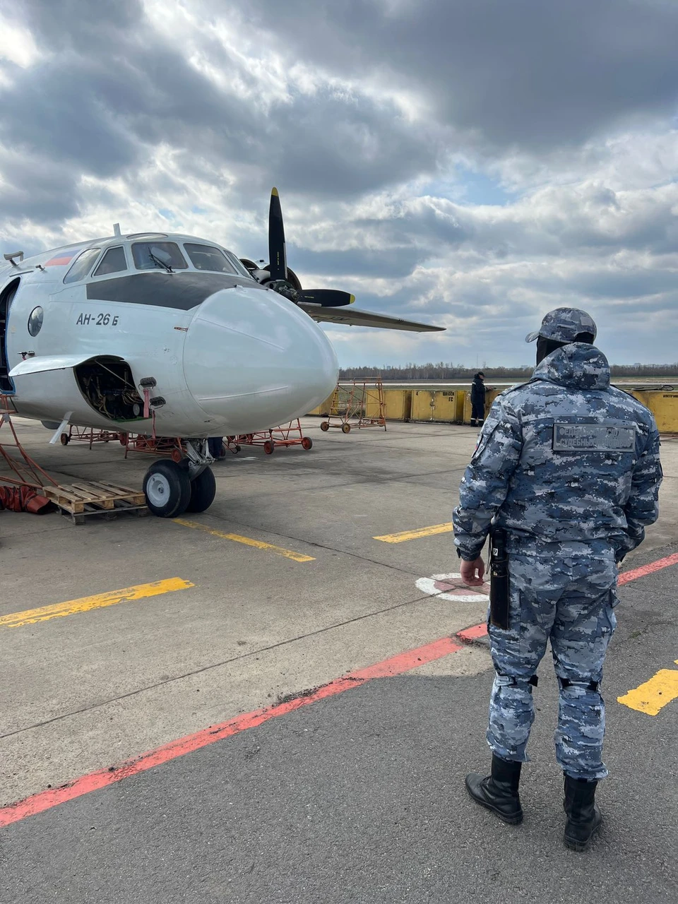 Самолет попал под арест