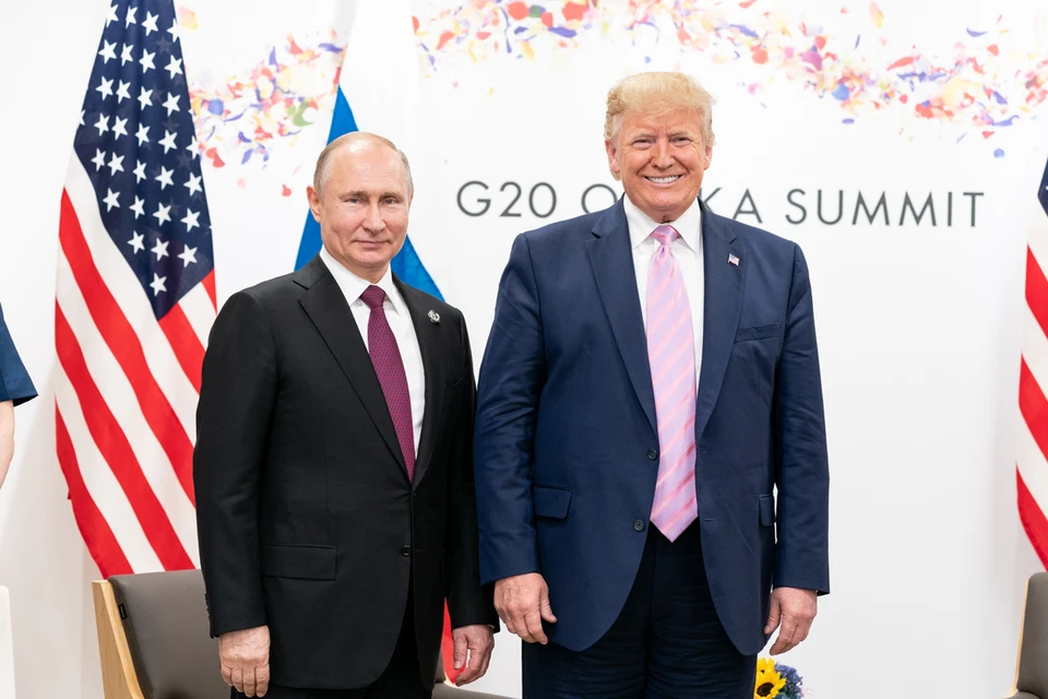Песков ответил, передавал ли Путин очередной подарок Трампу через Уиткоффа