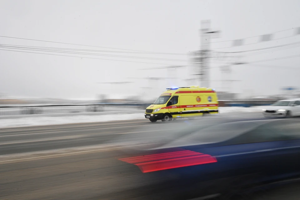 Автомобилистку и ее пассажира с тяжелыми травмами доставили в реанимацию.