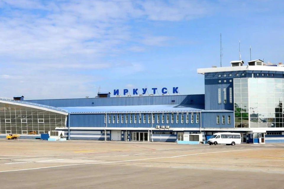 СК проводит проверку после посадки самолета, летевшего рейсом Усть-Кут-Иркутск. Фото: Аэропорт Иркутска.