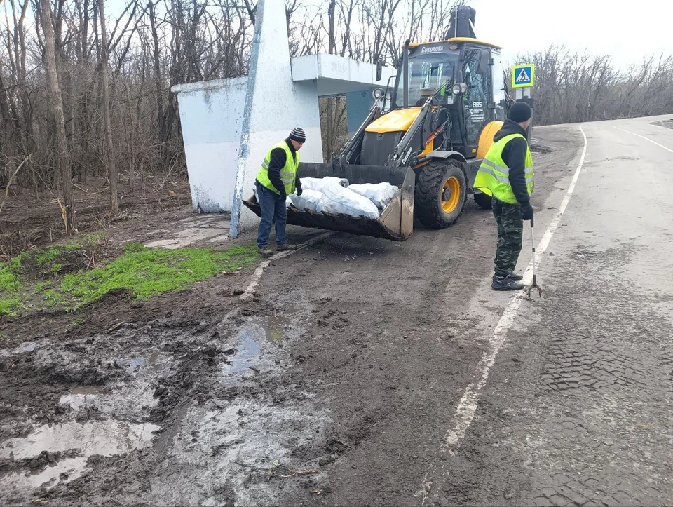 Уже навели порядки вдоль трассы «Свердловск – Бирюково – Должанский». ФОТО: Минтранс ЛНР