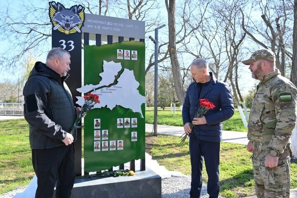 Мемориал в честь героев отряда имени Маргелова открыли в Геническе. Фото: тг-канал Владимира Сальдо