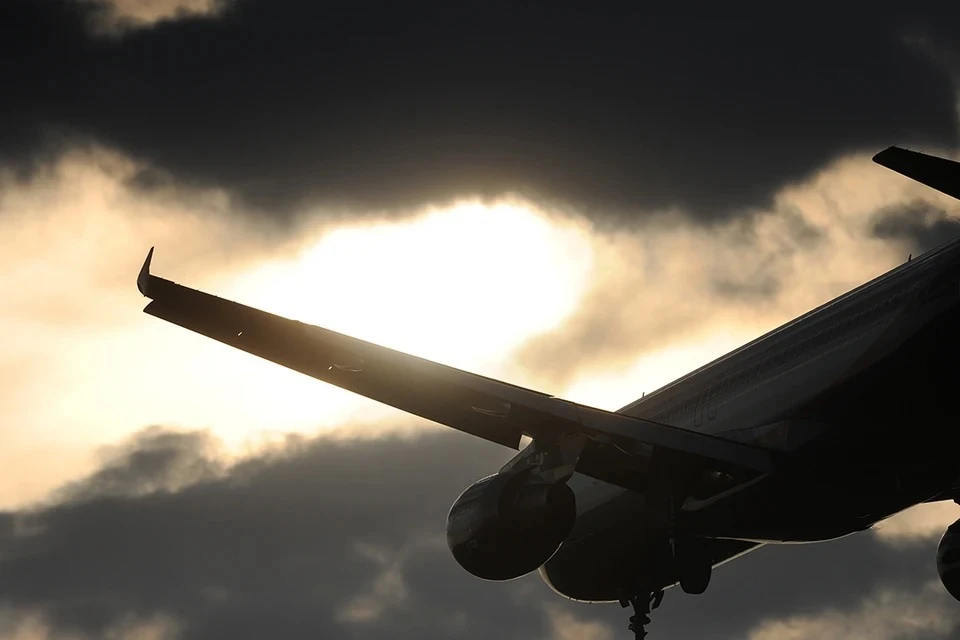 Aviaincident: Пилотов самолета с Ямала в Москву пытались ослепить лазером