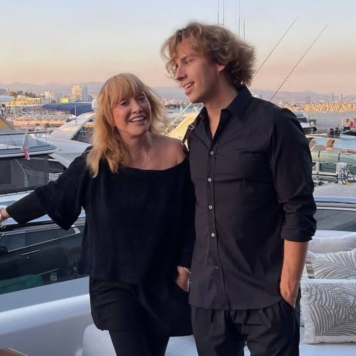 Жас қызға арналған мастурбация Секс Круиз порно фильм