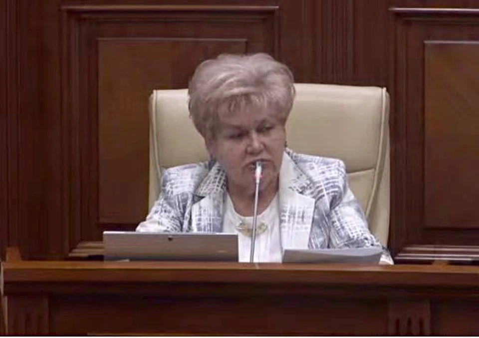 Регина Апостолова потребовала рассмотреть законопроект о выплате помощи пенсионерам.