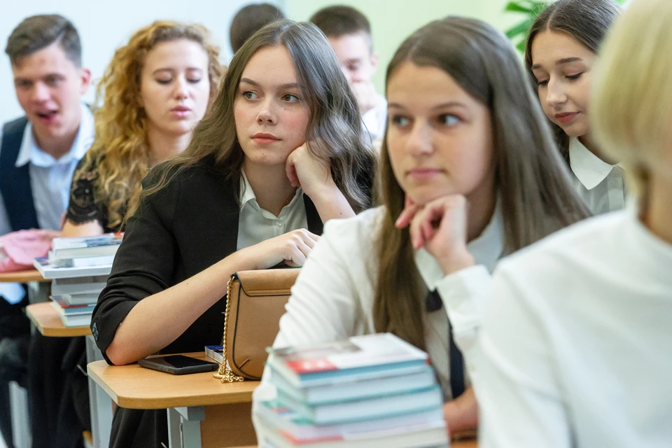 Почти 25 тысяч девятиклассников планируют сдавать два ОГЭ вместо четырех.