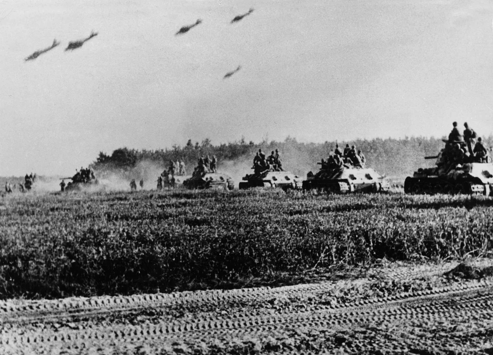 Великая Отечественная война. Битва на Курской дуге, атака советской армии, 1943 год. Фото: ТАСС